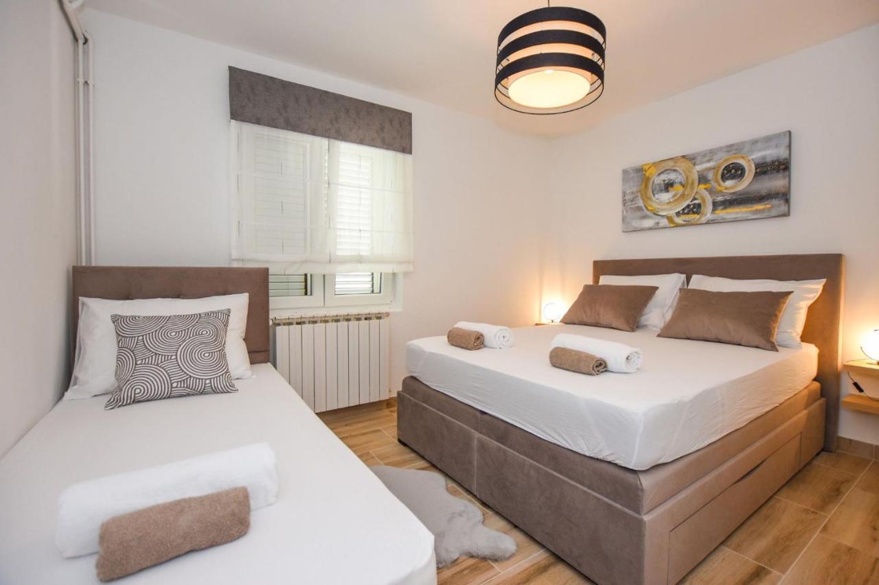 Apartmani Plazibat Мандре Екстер'єр фото