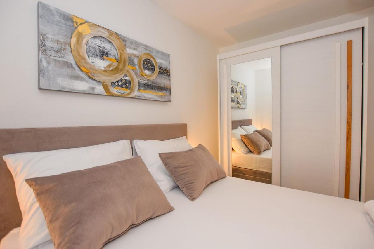 Apartmani Plazibat Мандре Екстер'єр фото