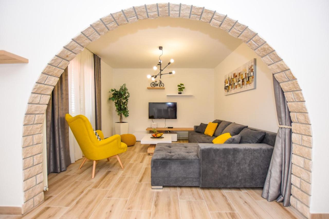 Apartmani Plazibat Мандре Екстер'єр фото